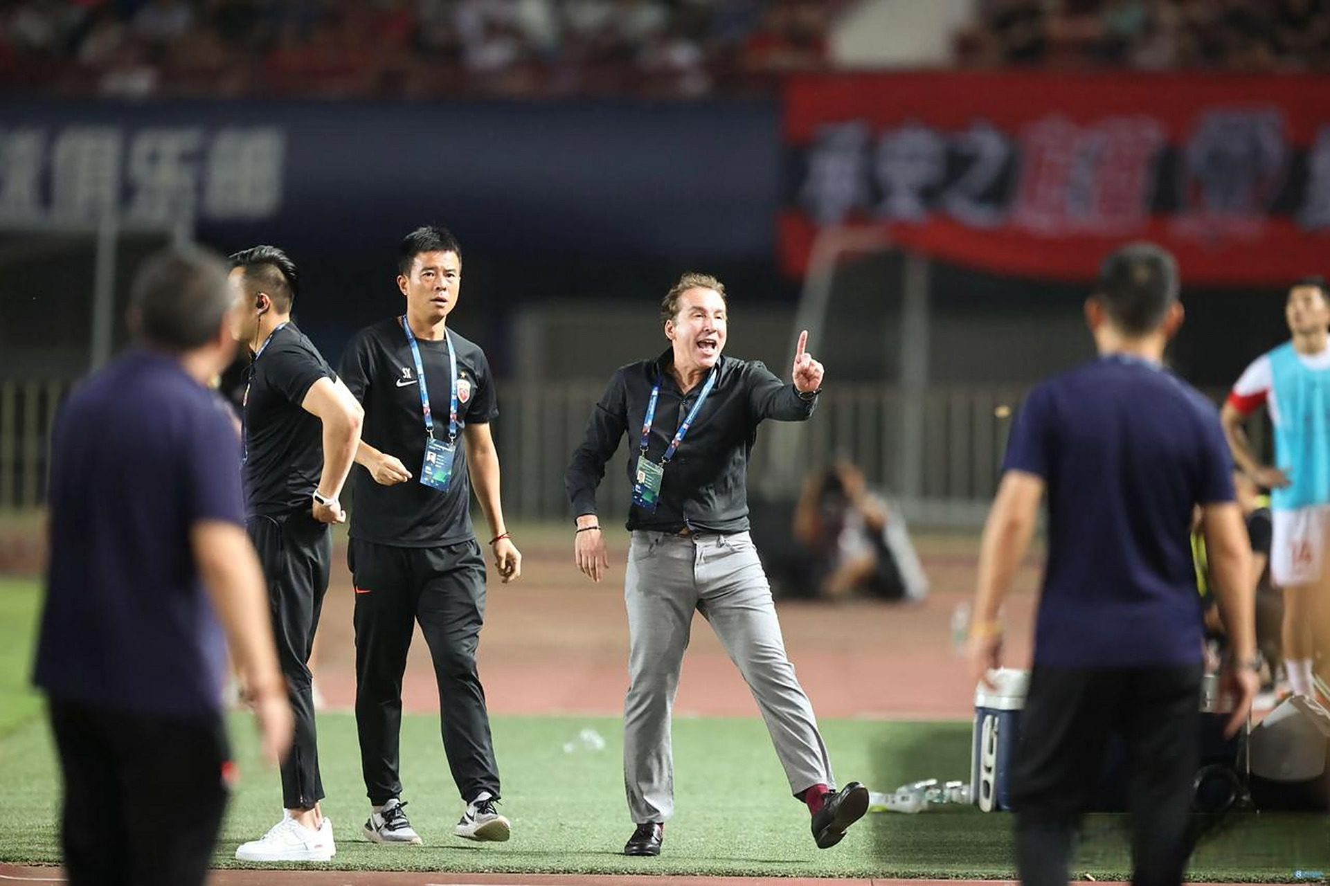 -山东鲁能主场击败上海上港助中超出线