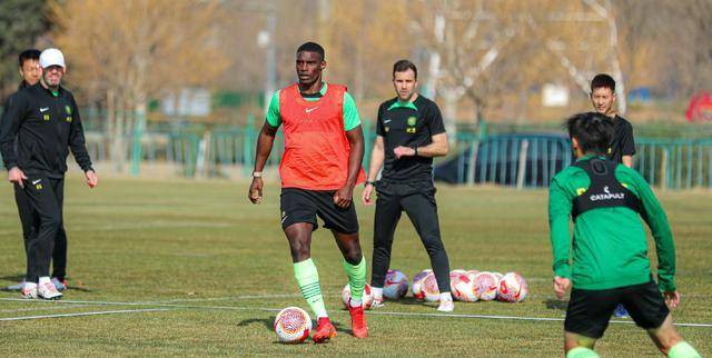 FB体育注册网址-关于里尔主教练调整阵容，迎接挑战的信息