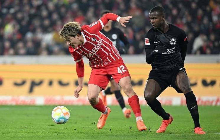 FB体育网页版-法兰克福客场惨败，球队需警惕