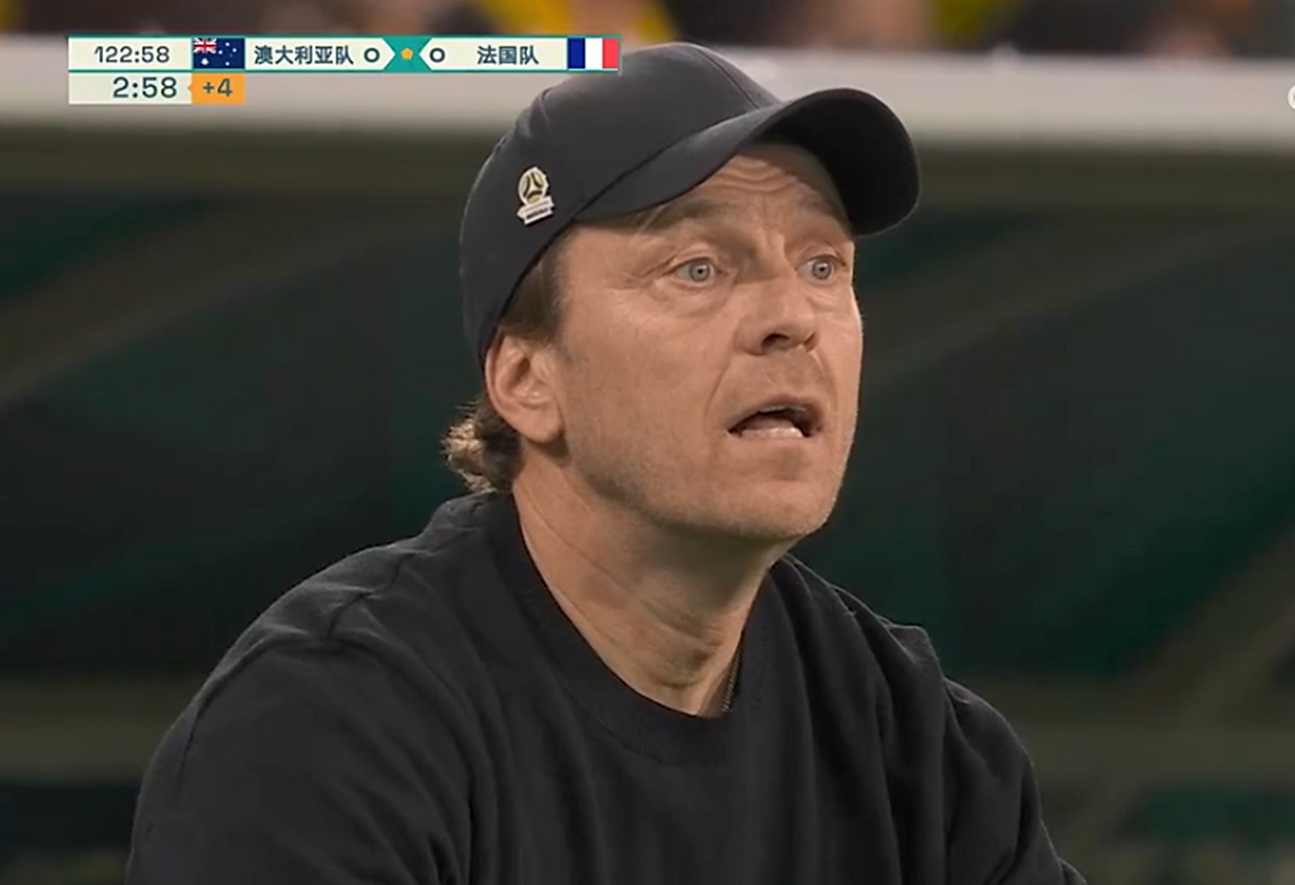 澳大利亚女足队员因伤退出比赛 澳大利亚女足队员因伤退出比赛