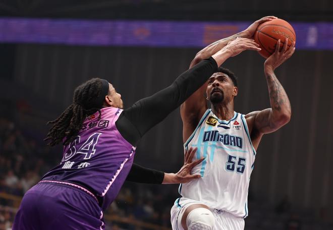 青岛黄金队成绩下滑,需加强内部团结 青岛黄金队成绩下滑,需加强内部团结