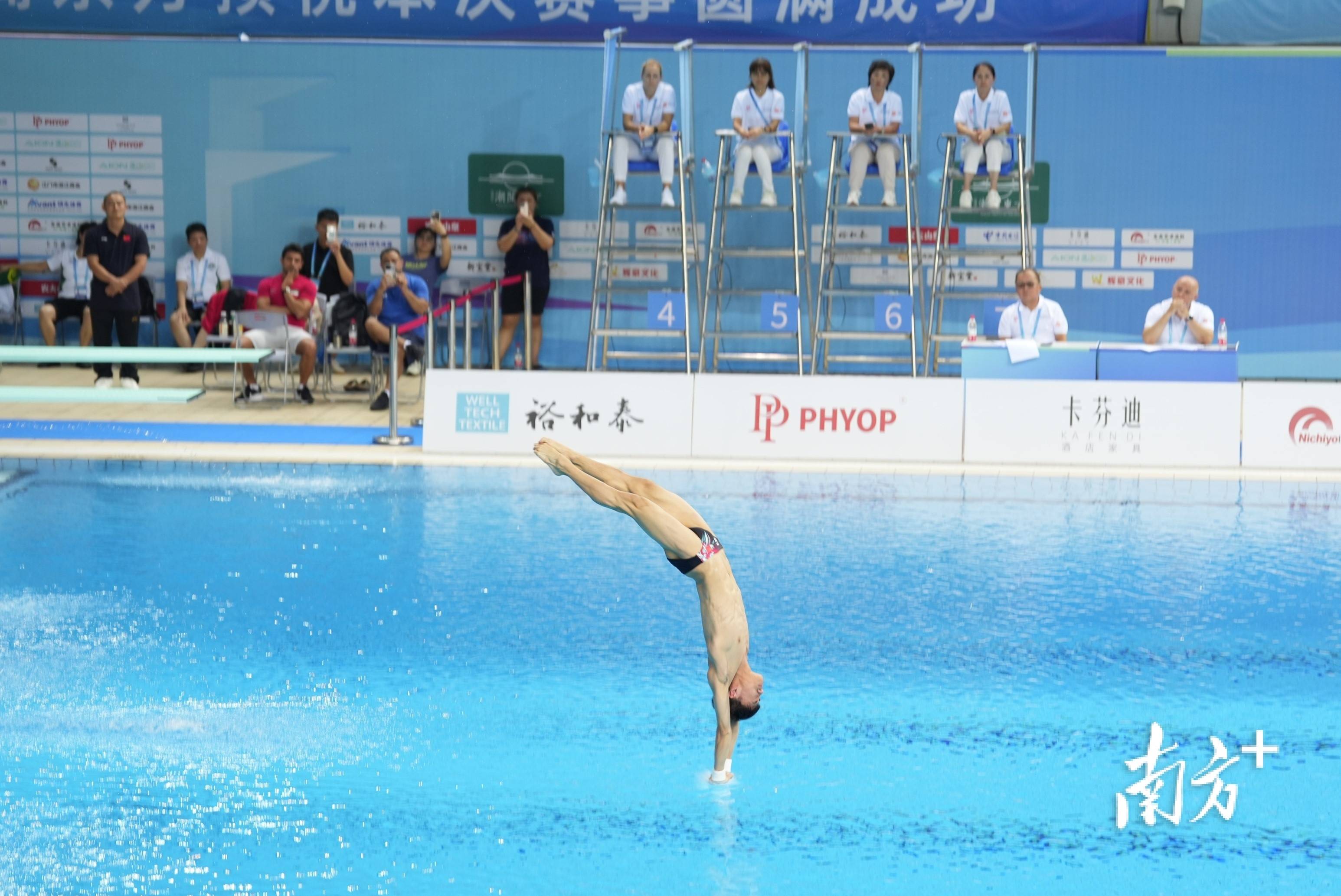 FB体育注册网址-关于柔美身姿！跳水选手纹丝不动入水的信息