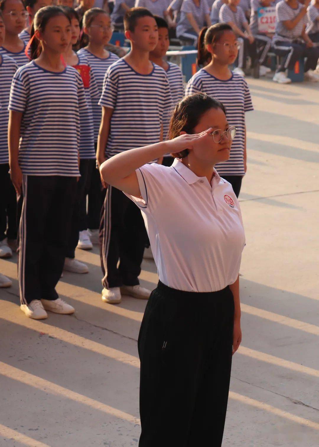 关于柔美身姿!跳水选手纹丝不动入水的信息 关于柔美身姿!跳水选手纹丝不动入水的信息