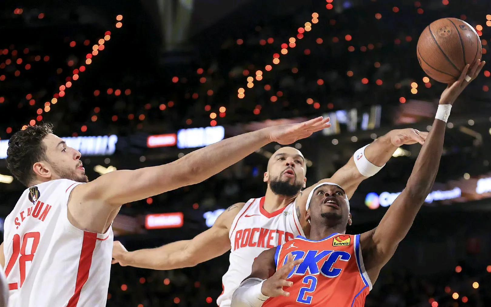 雄鹿击败老鹰,实现6连胜 雄鹿击败老鹰,实现6连胜