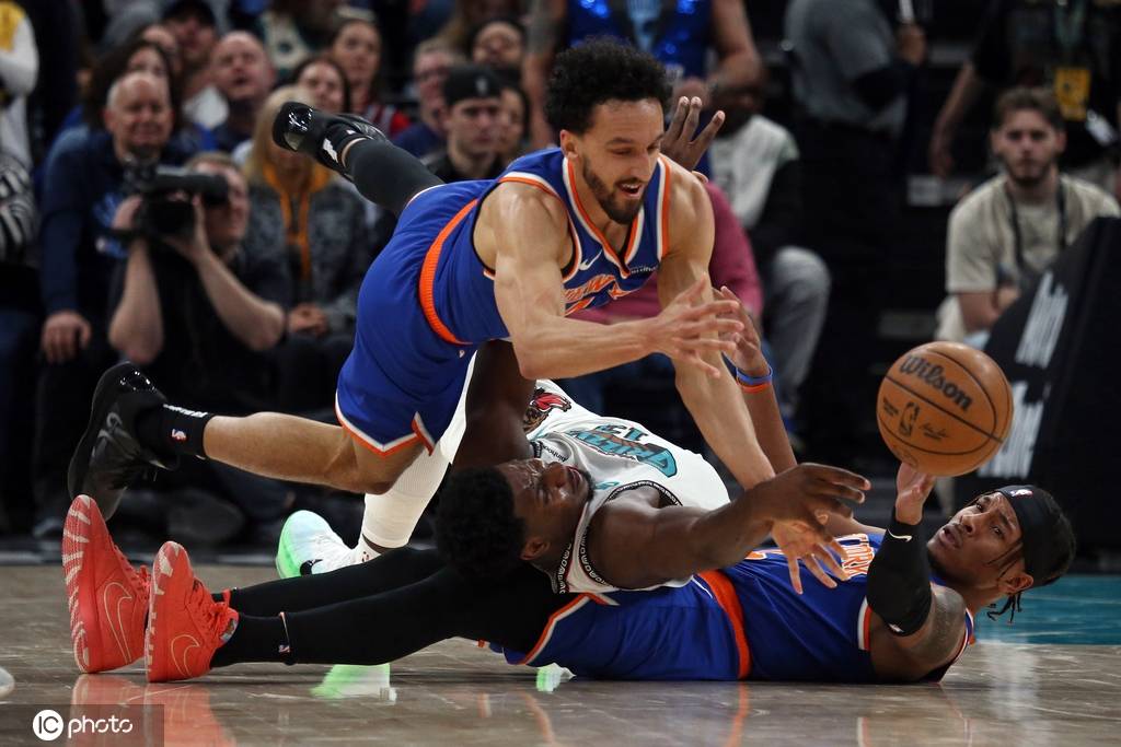 -关于尼克斯擒灰熊，稳坐榜首的信息