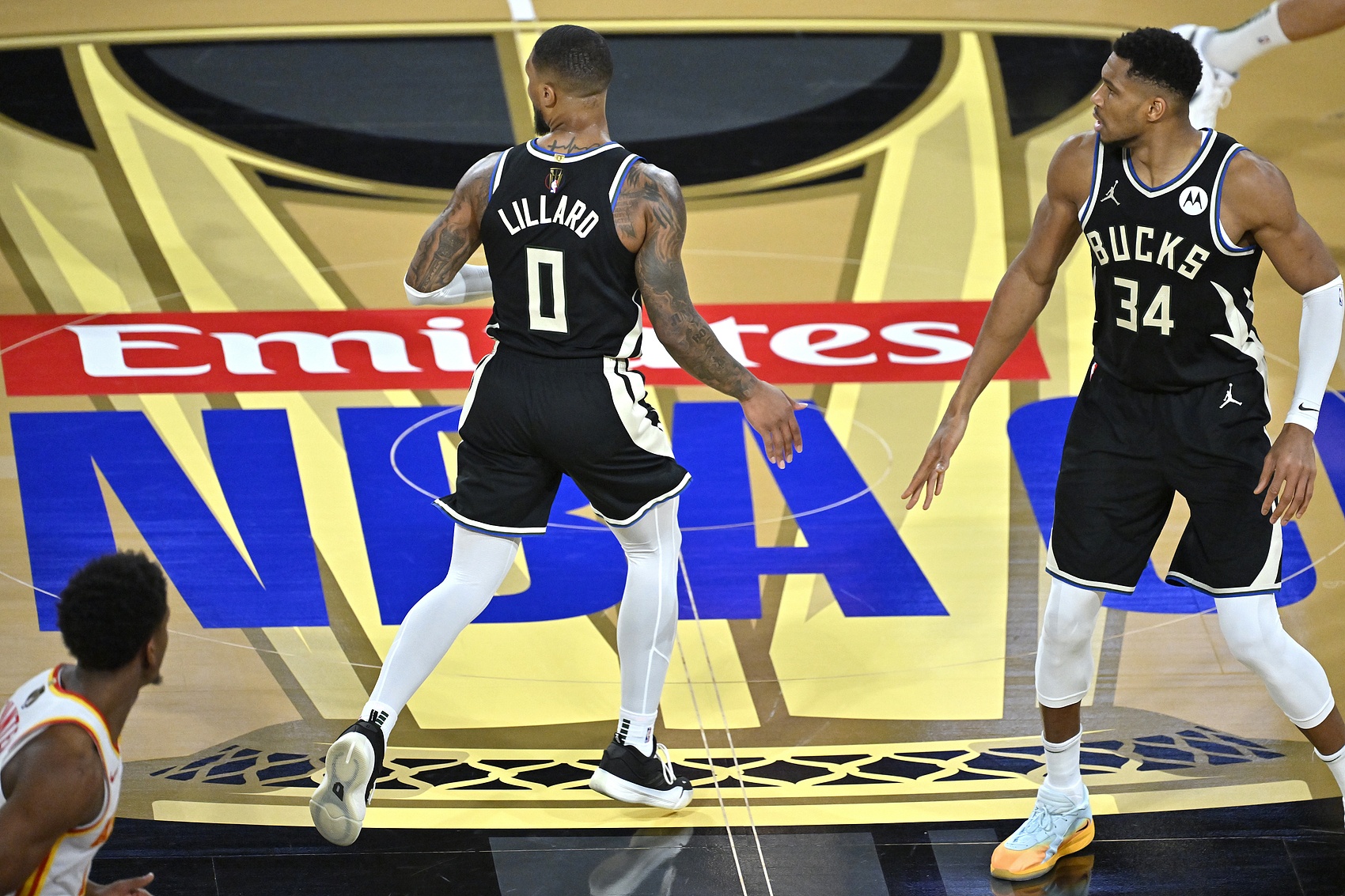 雄鹿击败国王,继续胜利 雄鹿击败国王,继续胜利