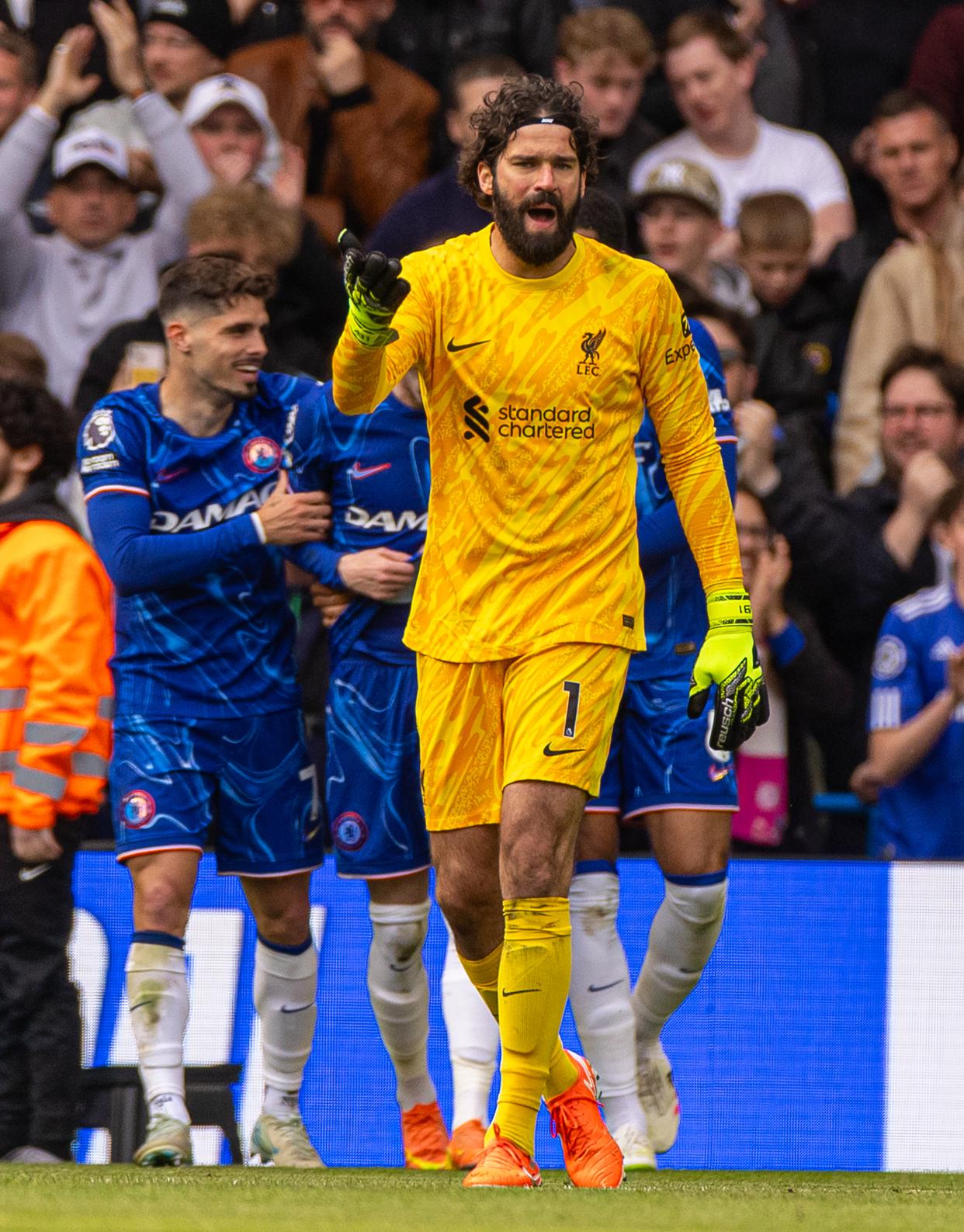 关于利物浦0-2切尔西：利物浦主场输球，英超追梦之旅受阻的信息