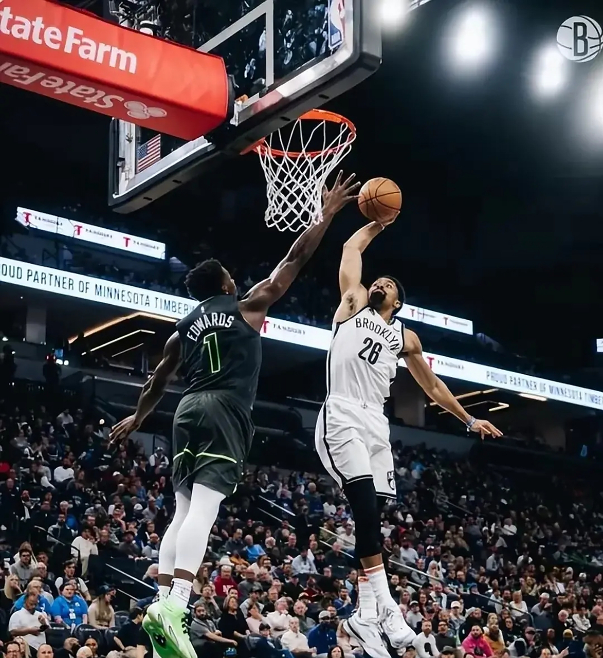 雄鹿击败篮网，稳坐东部第一位