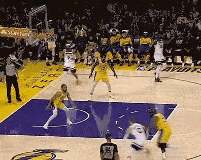 湖人负于黄蜂,遭遇争议判罚 湖人负于黄蜂,遭遇争议判罚